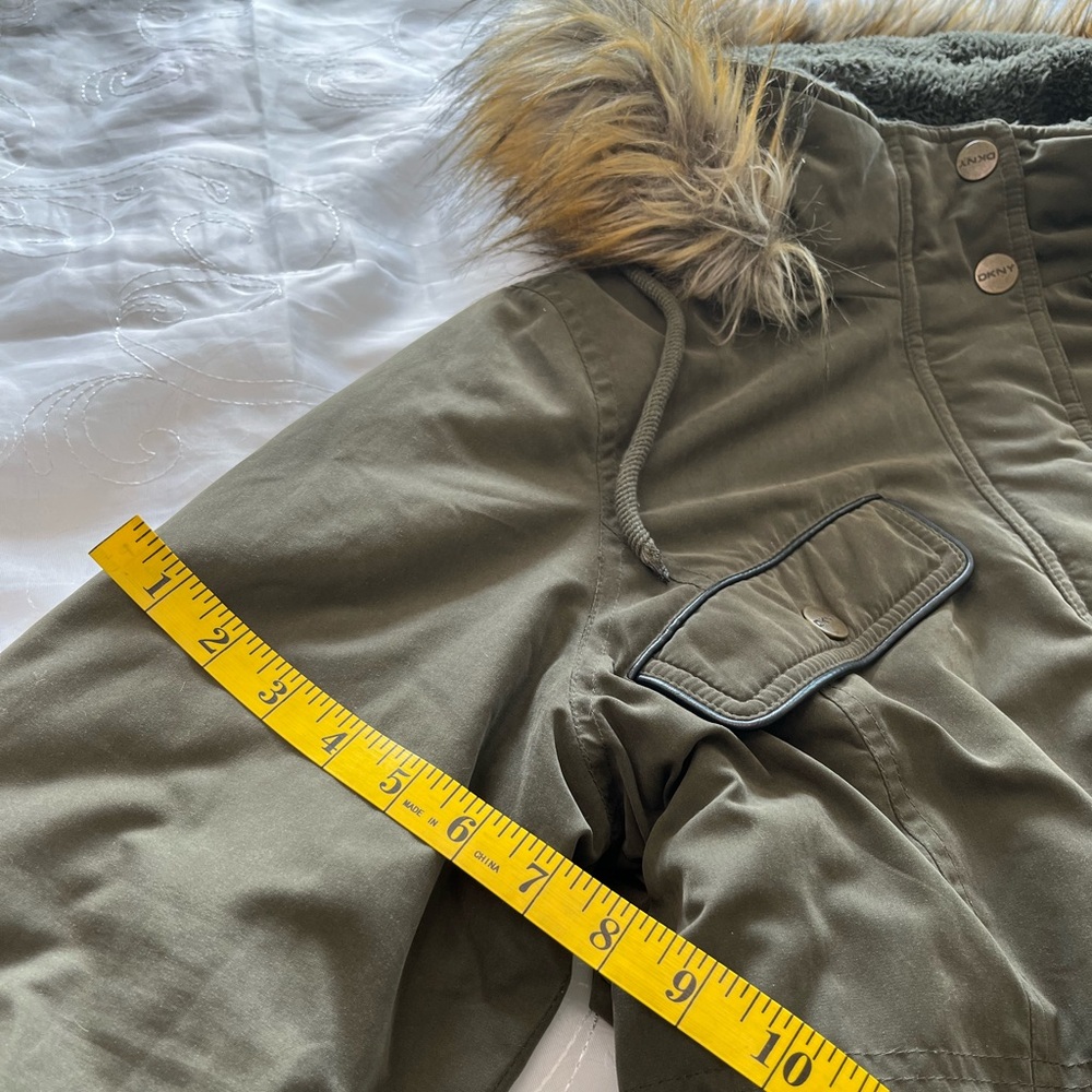 DKNY Women’s Large Hunter Green Faux Fur Lined Hood Button/Zip Coat - Picture 14 of 16